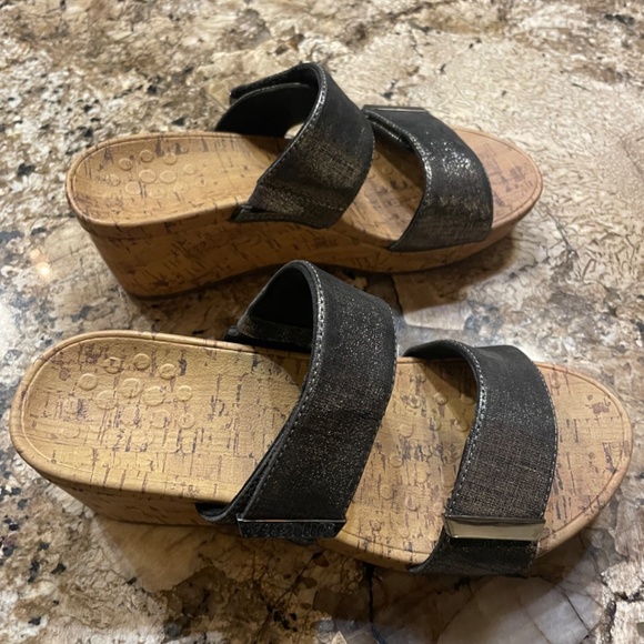 Vionic heels - Picture 4 of 5